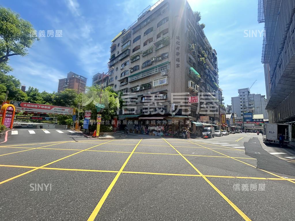 車水馬龍金山財庫採光店面房屋室內格局與周邊環境