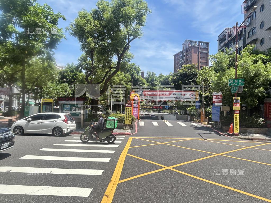 車水馬龍金山財庫採光店面房屋室內格局與周邊環境