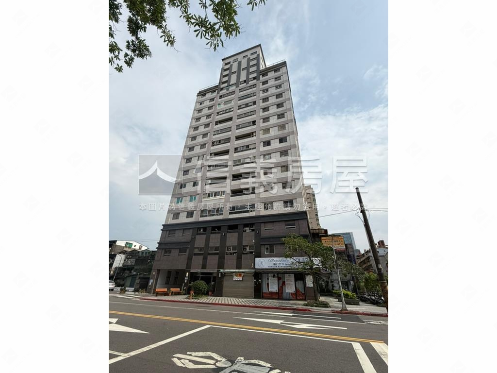 遠見名門稀有三房＋車位房屋室內格局與周邊環境