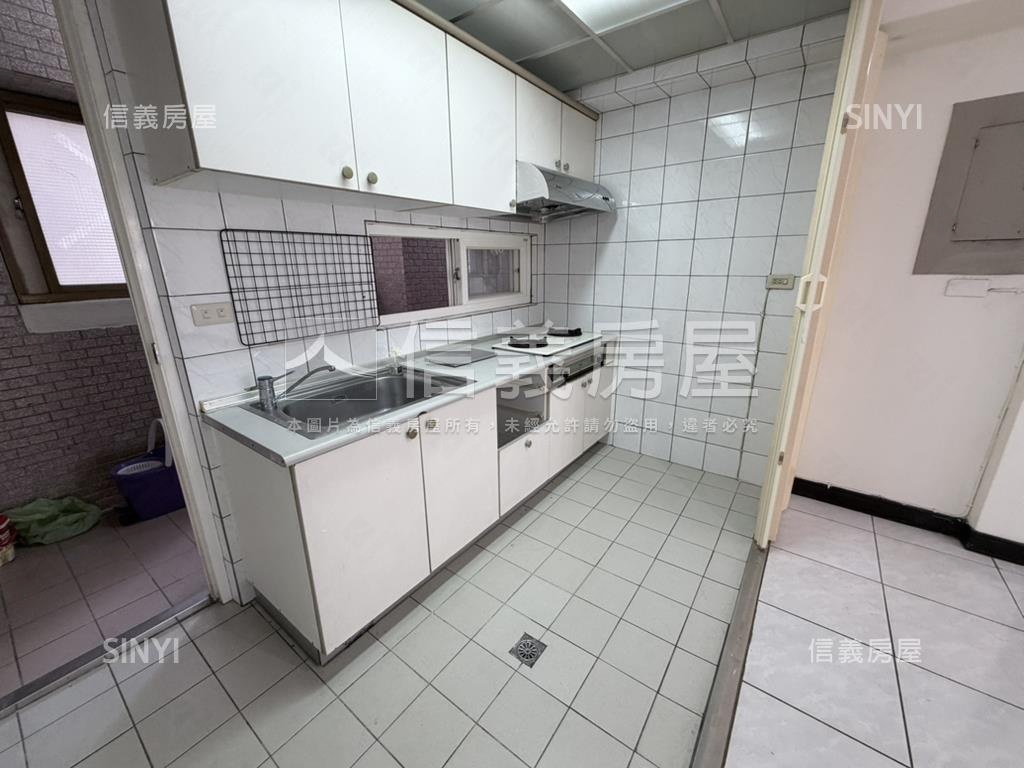 龍安小資必看優選兩房車位房屋室內格局與周邊環境