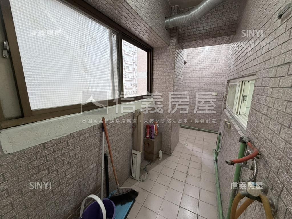 龍安小資必看優選兩房車位房屋室內格局與周邊環境