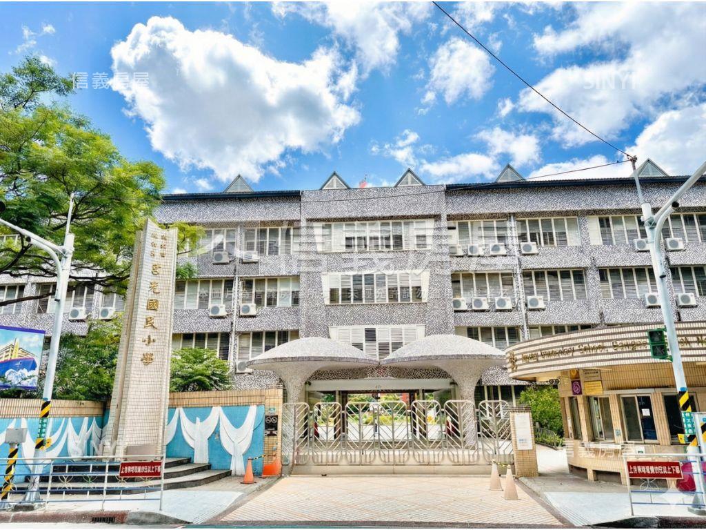 捷運公園學校★海德美３房房屋室內格局與周邊環境