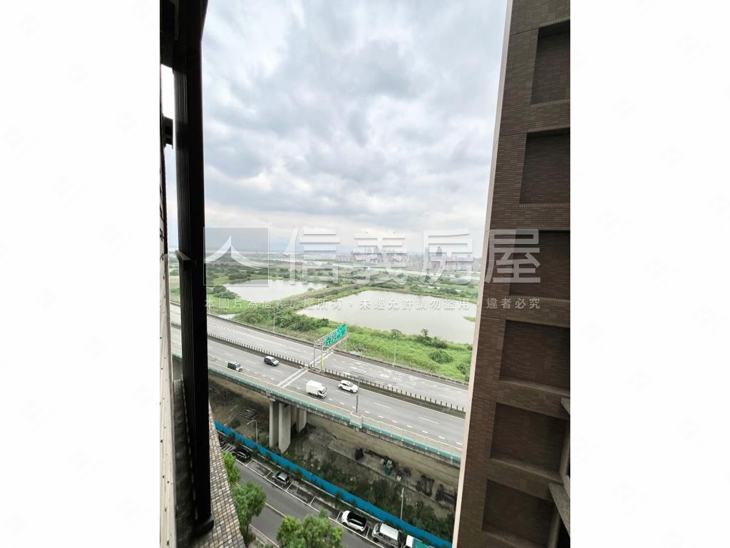 上河園・四房雙平面車位房屋室內格局與周邊環境