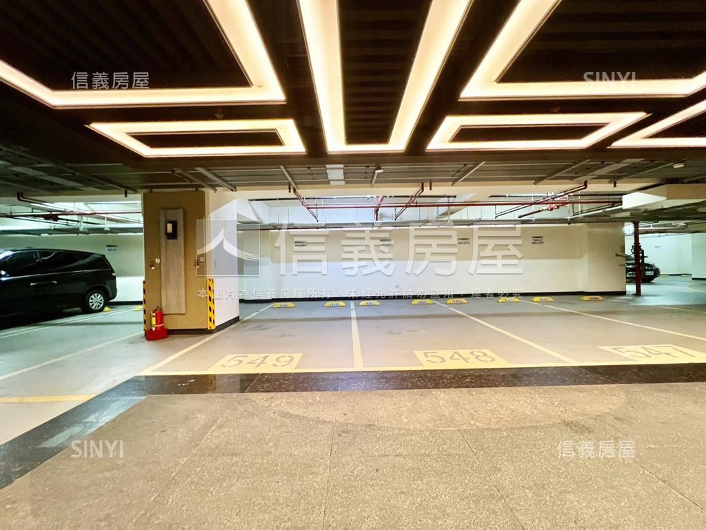 上河園・四房雙平面車位房屋室內格局與周邊環境