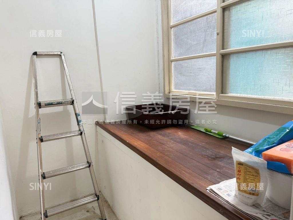 木新黃金三樓房屋室內格局與周邊環境