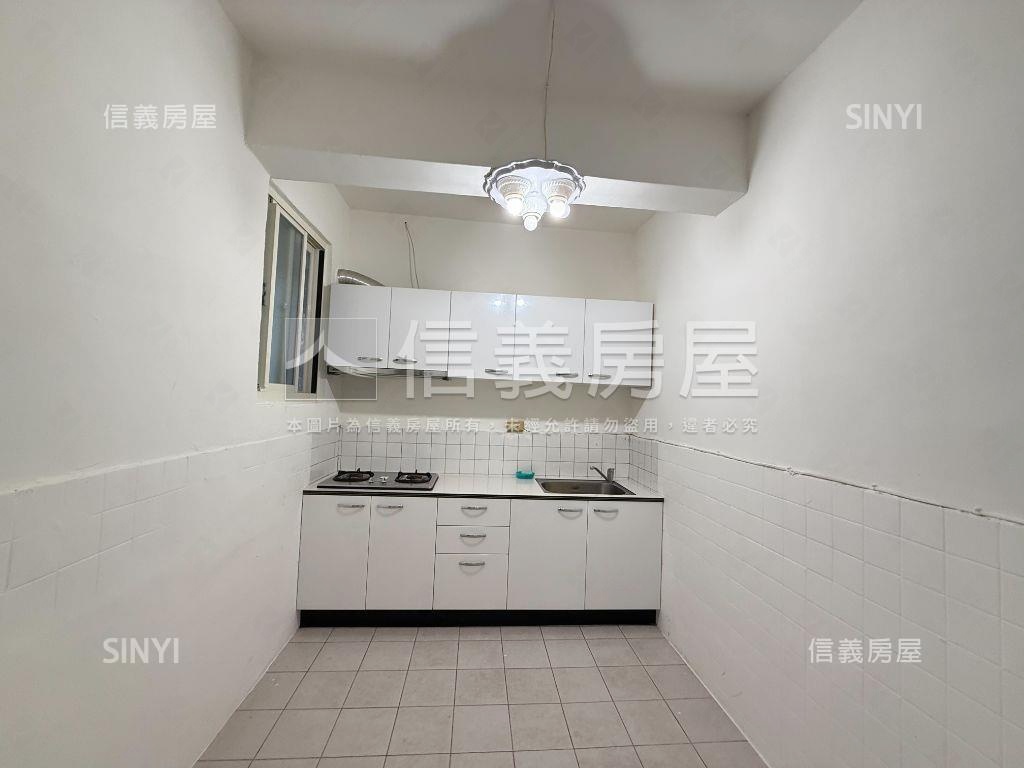 木新黃金三樓房屋室內格局與周邊環境