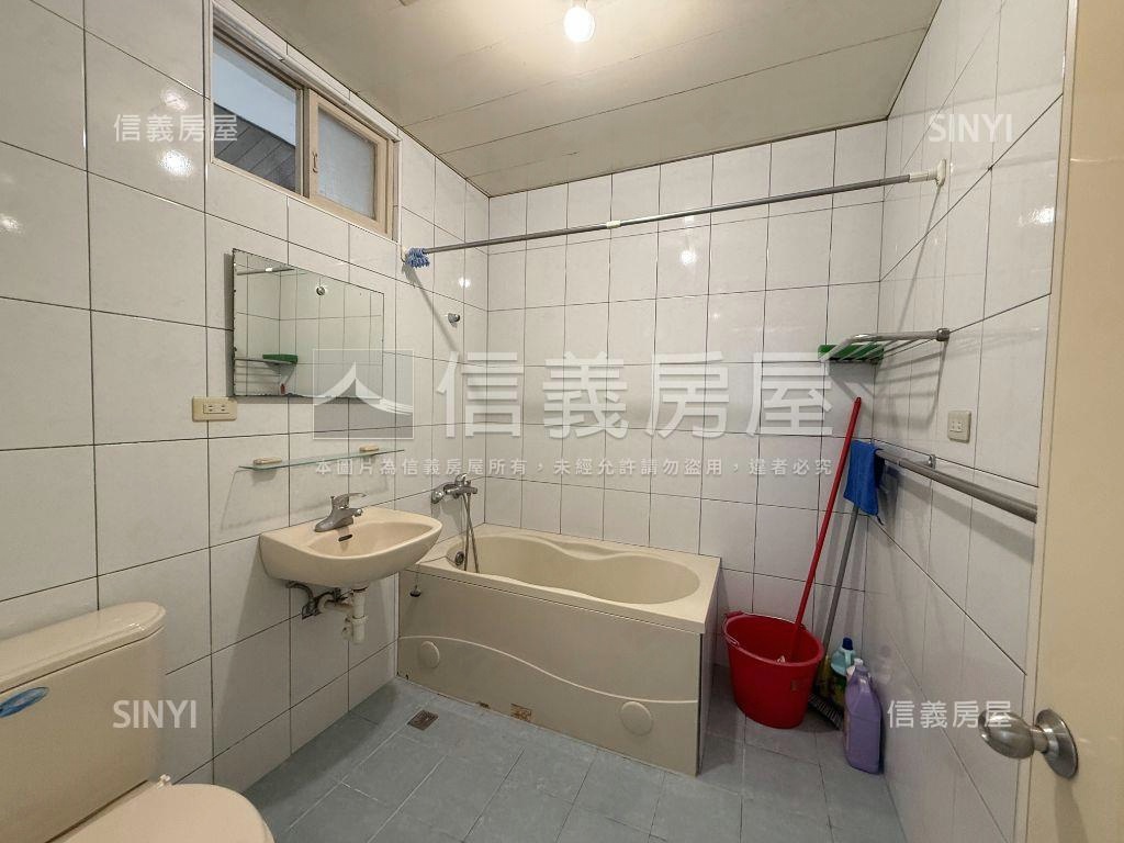 木新黃金三樓房屋室內格局與周邊環境