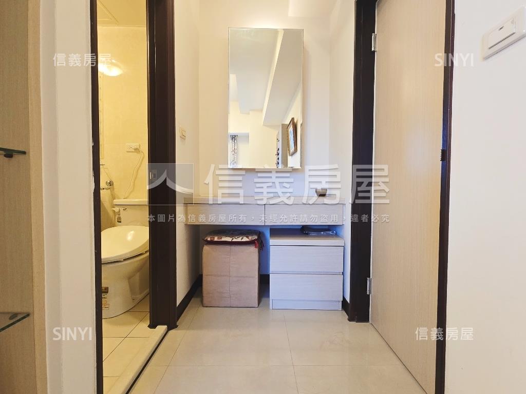 樂活郡。朝公園Ｂ１邊車位房屋室內格局與周邊環境