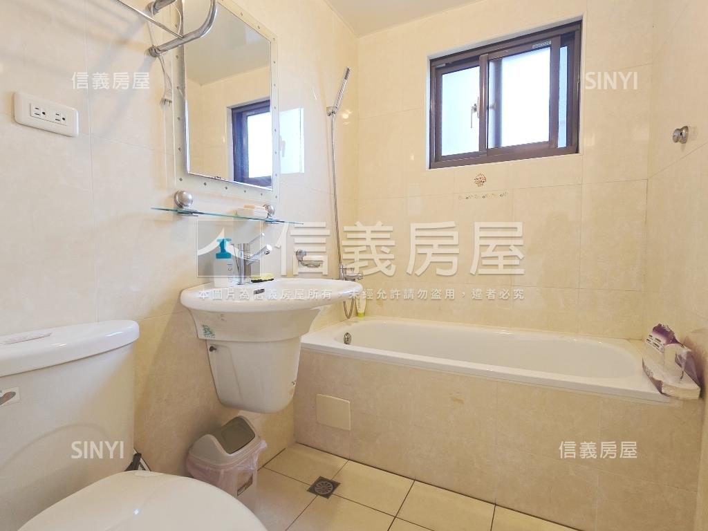 樂活郡。朝公園Ｂ１邊車位房屋室內格局與周邊環境