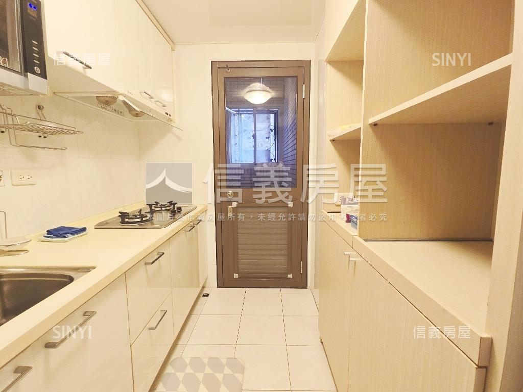 樂活郡。朝公園Ｂ１邊車位房屋室內格局與周邊環境