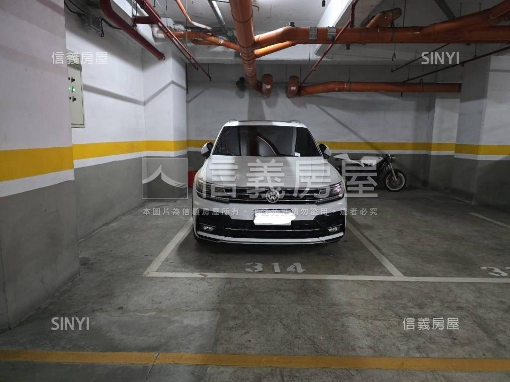 樂活郡。朝公園Ｂ１邊車位房屋室內格局與周邊環境