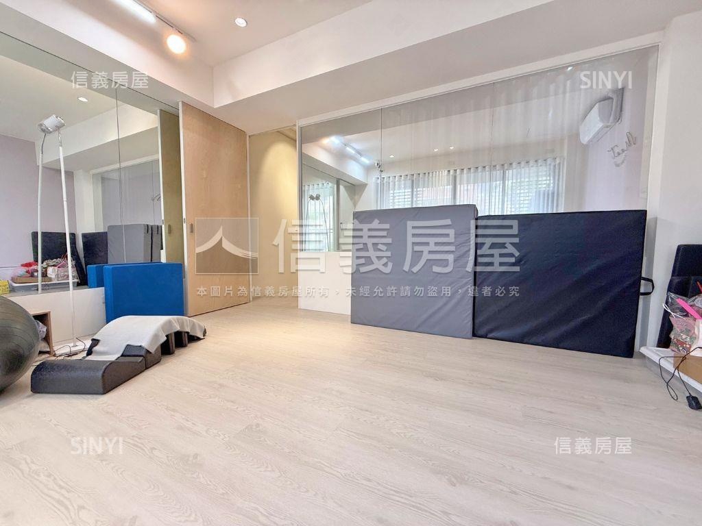 單元一稀有挑高仰雲店面房屋室內格局與周邊環境