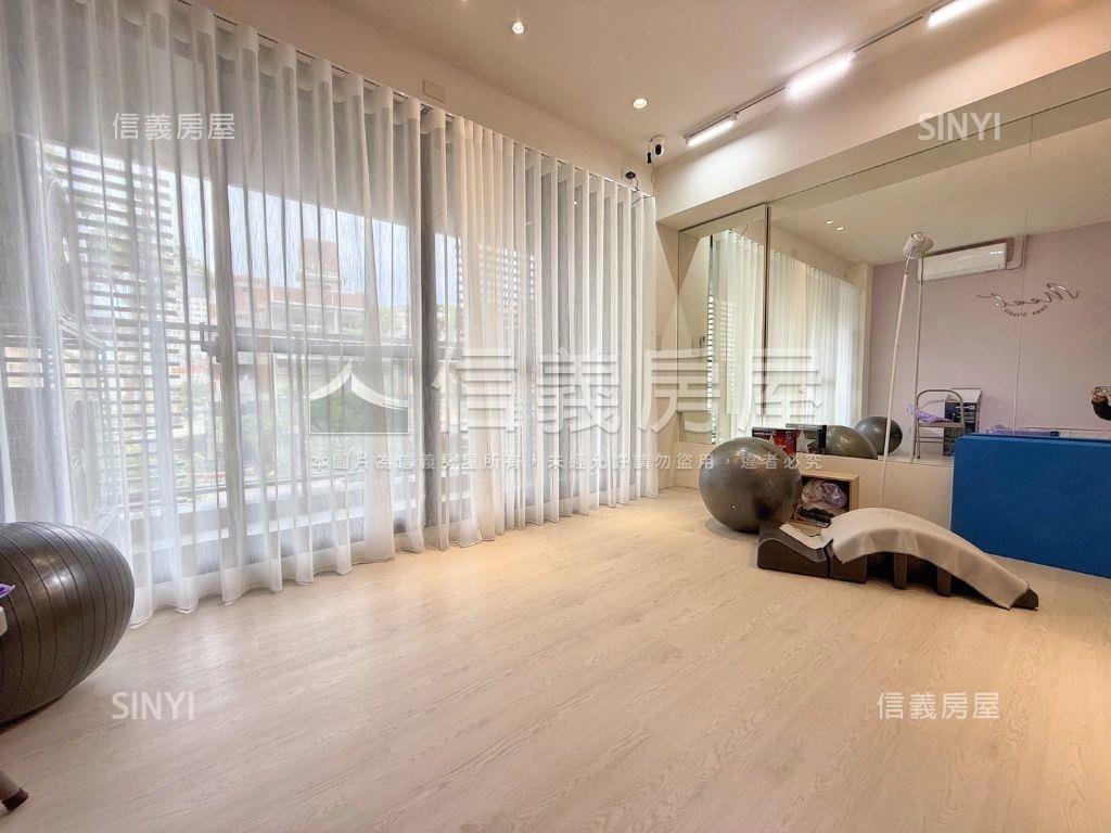單元一稀有挑高仰雲店面房屋室內格局與周邊環境