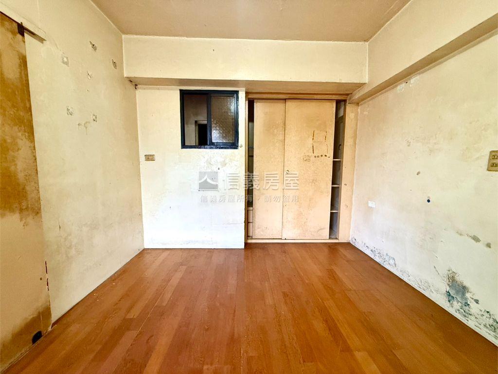 萬華採光頂樓房屋室內格局與周邊環境