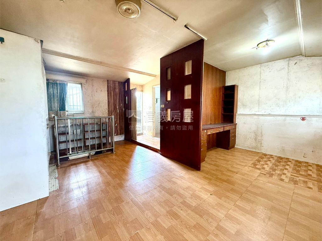萬華採光頂樓房屋室內格局與周邊環境