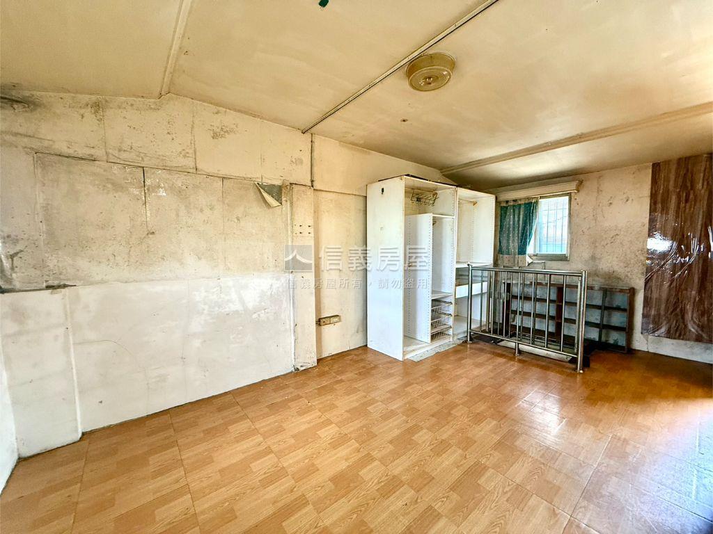 萬華採光頂樓房屋室內格局與周邊環境