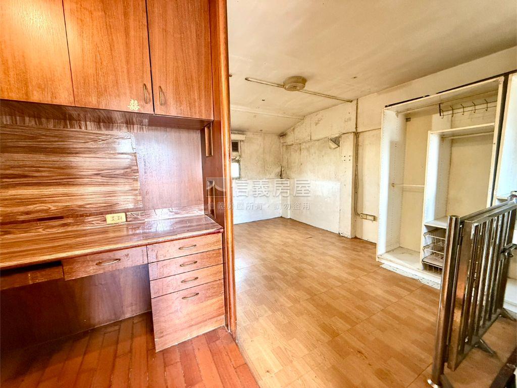 萬華採光頂樓房屋室內格局與周邊環境