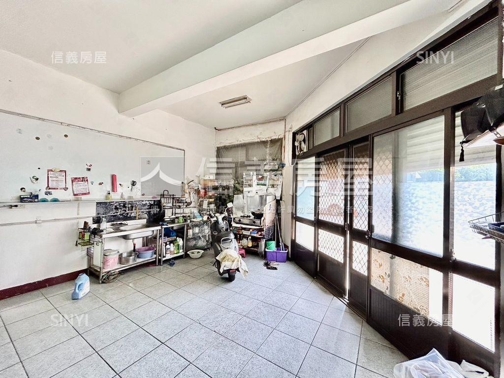 家樂福生活圈角間住店房屋室內格局與周邊環境
