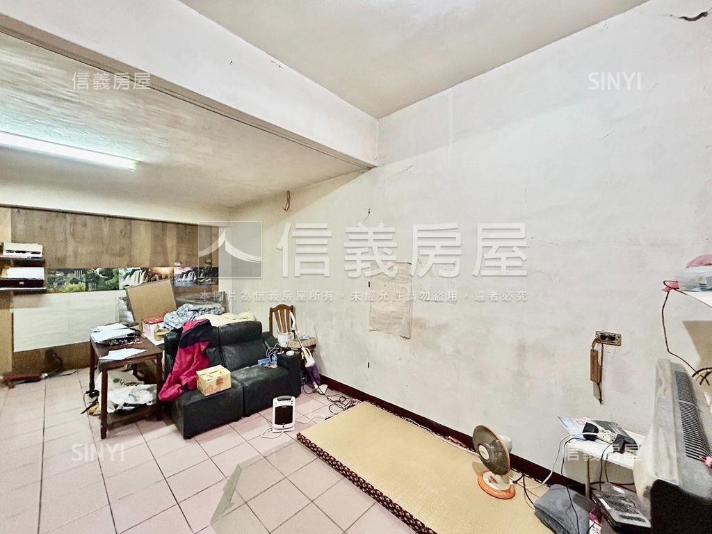 家樂福生活圈角間住店房屋室內格局與周邊環境