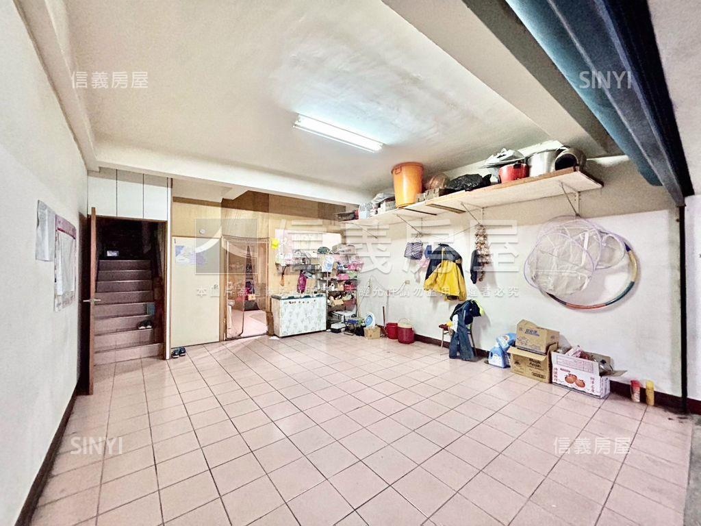 家樂福生活圈角間住店房屋室內格局與周邊環境