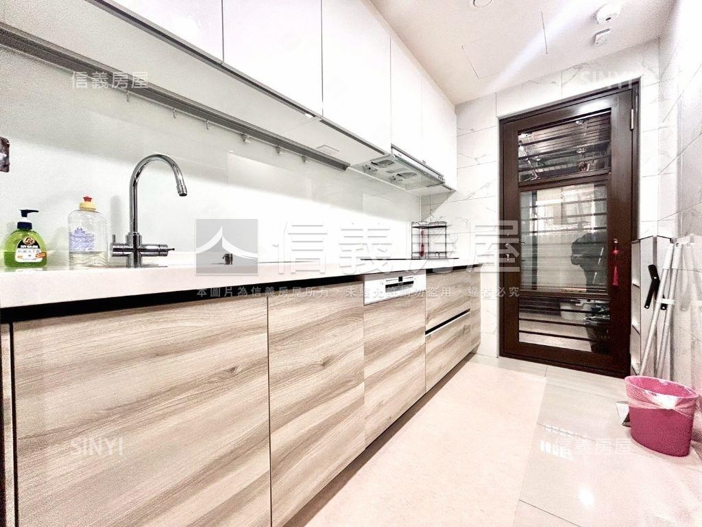 公園旁高樓精裝四房平車房屋室內格局與周邊環境