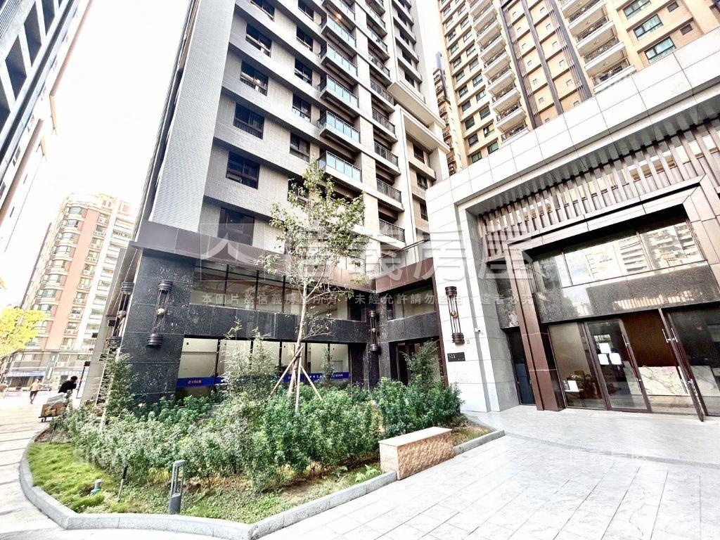 公園旁高樓精裝四房平車房屋室內格局與周邊環境