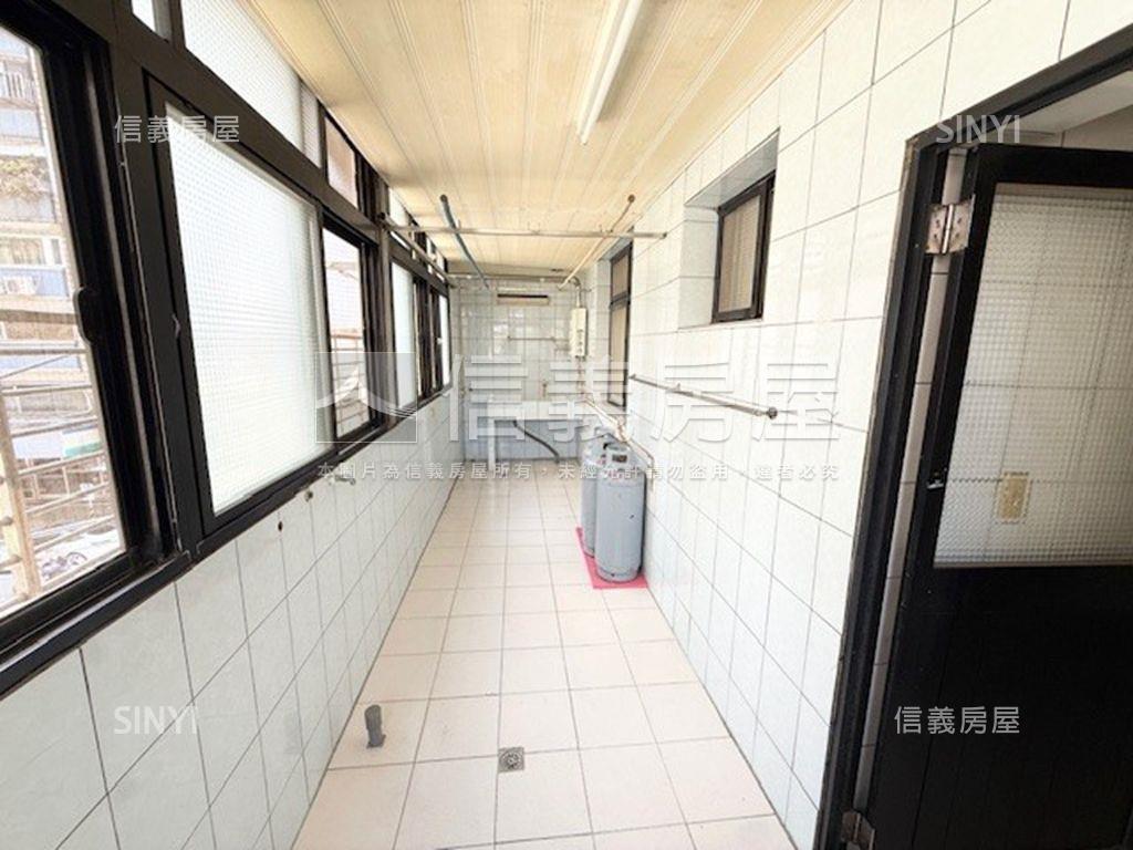 捷運優質邊間三樓美寓房屋室內格局與周邊環境