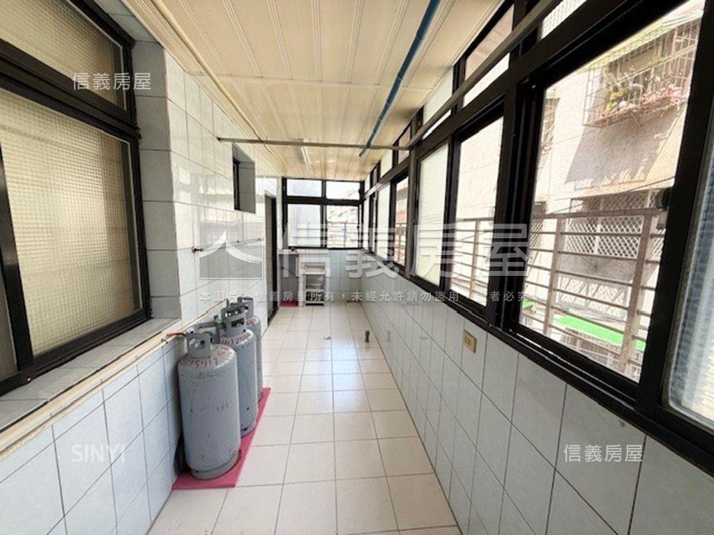 捷運優質邊間三樓美寓房屋室內格局與周邊環境