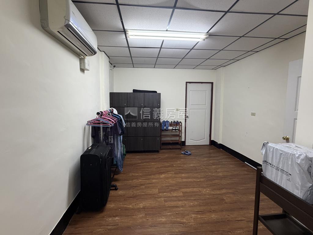 近國道大面寬雙店面房屋室內格局與周邊環境