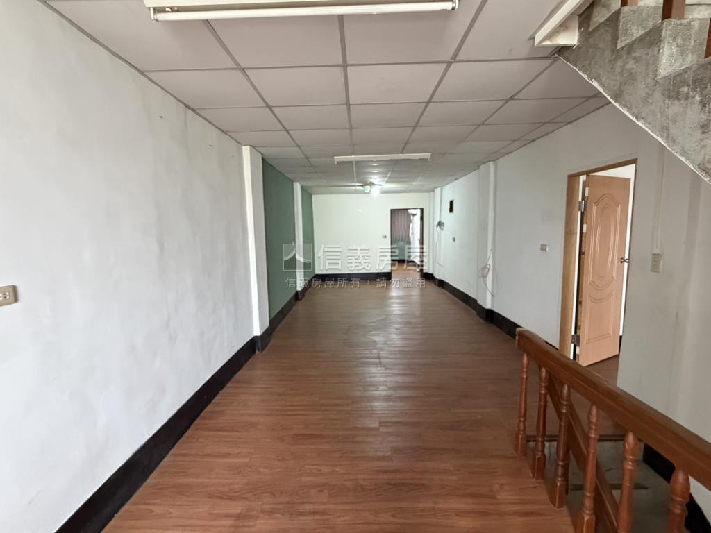 近國道大面寬雙店面房屋室內格局與周邊環境
