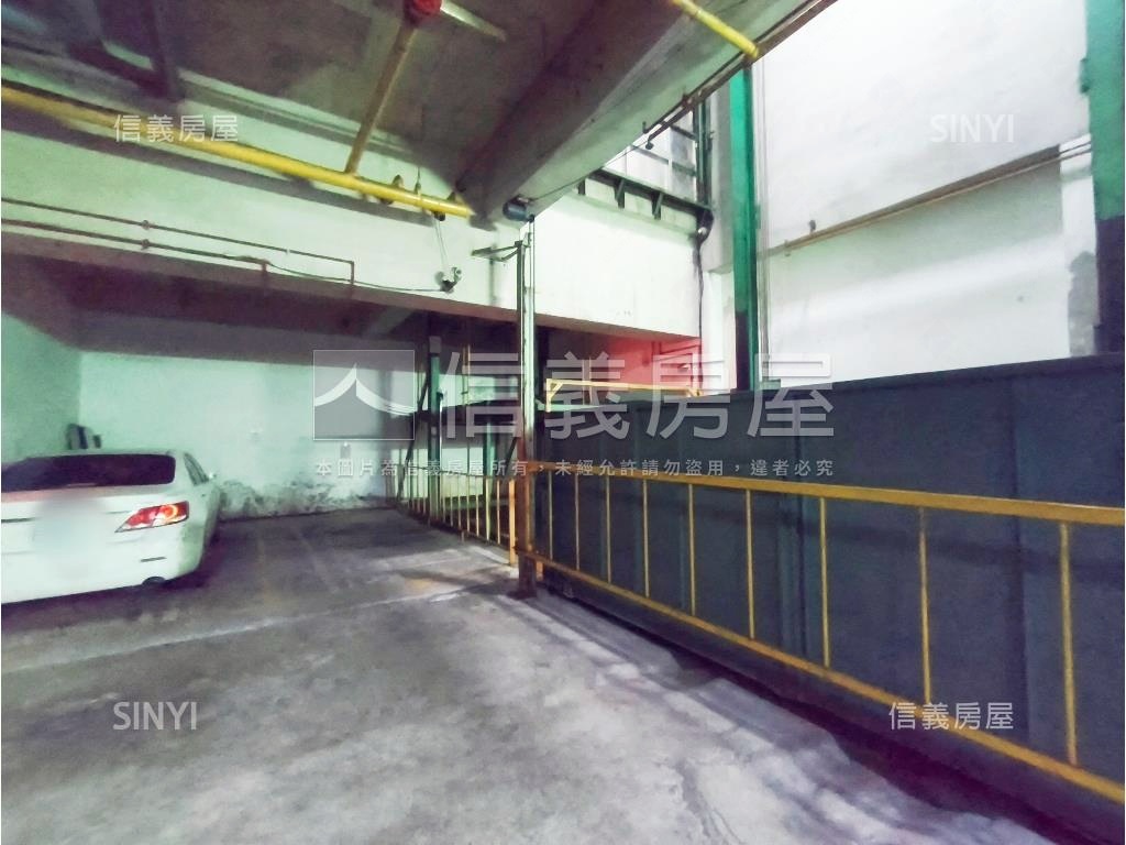 首都觀邸高樓三房車位房屋室內格局與周邊環境