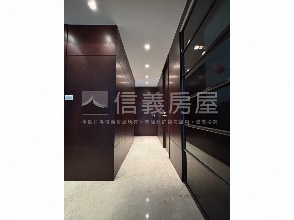國庭高樓美景四房房屋室內格局與周邊環境