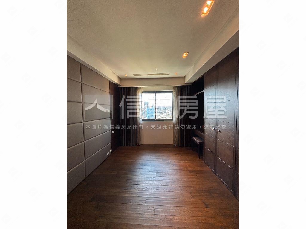 國庭高樓美景四房房屋室內格局與周邊環境