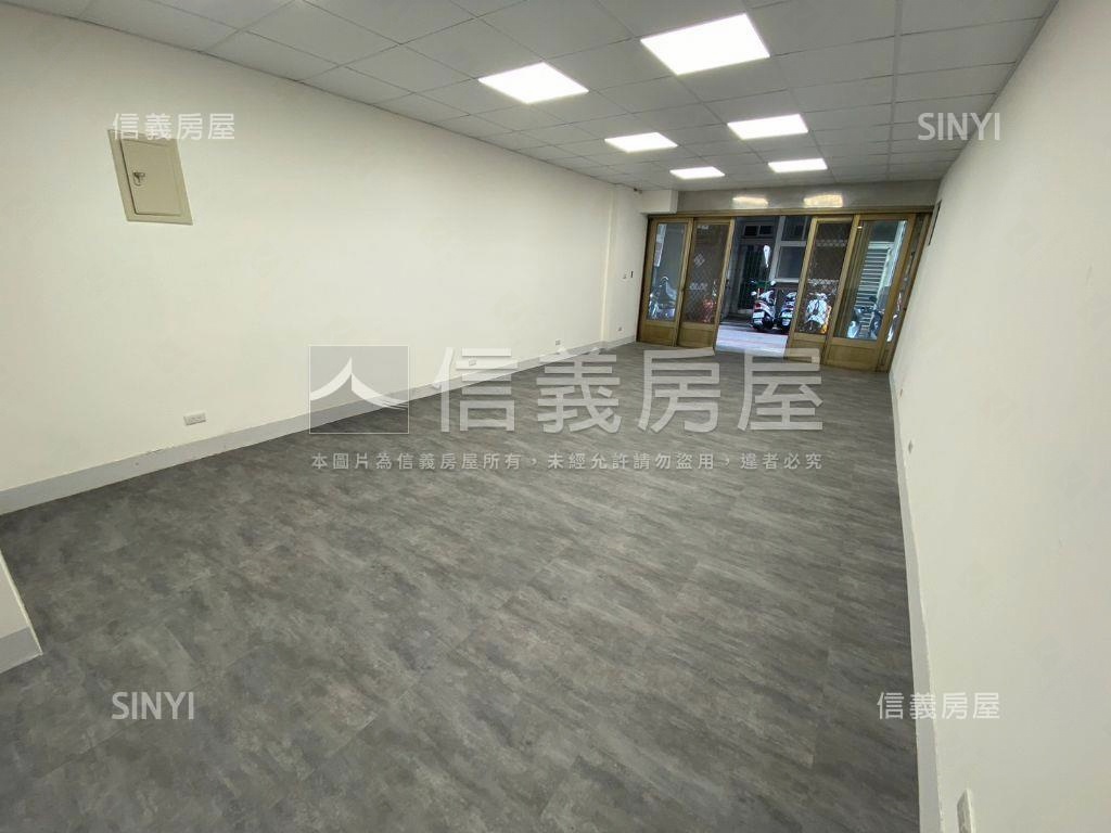 近Ａ２２捷運多樓層店住房屋室內格局與周邊環境