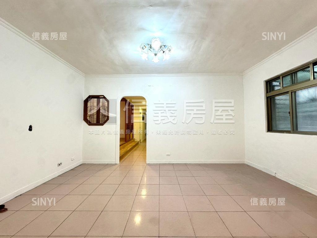 【邊間採光２樓】近萬大線房屋室內格局與周邊環境