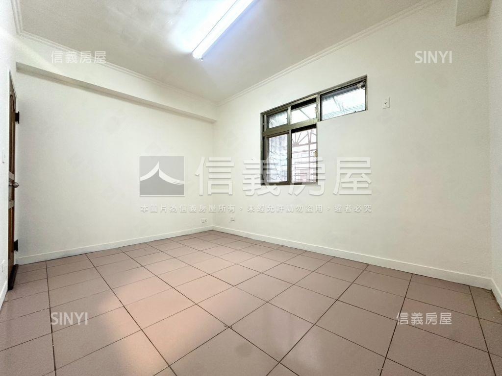 【邊間採光２樓】近萬大線房屋室內格局與周邊環境