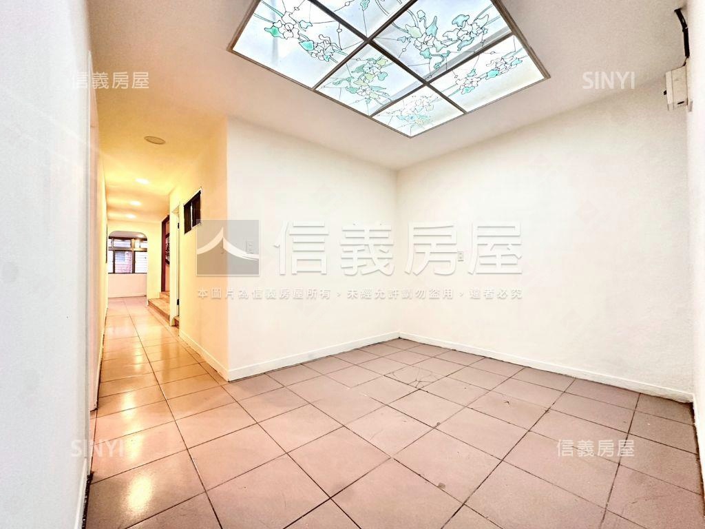 【邊間採光２樓】近萬大線房屋室內格局與周邊環境