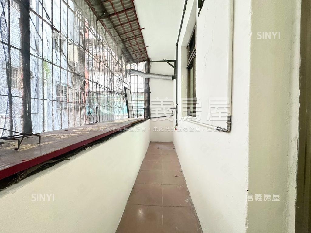 【邊間採光２樓】近萬大線房屋室內格局與周邊環境