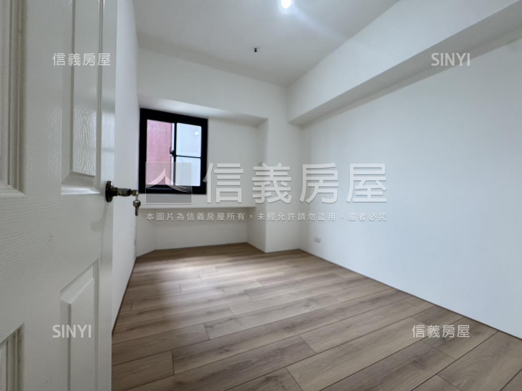衛武營景觀美四房平車房屋室內格局與周邊環境