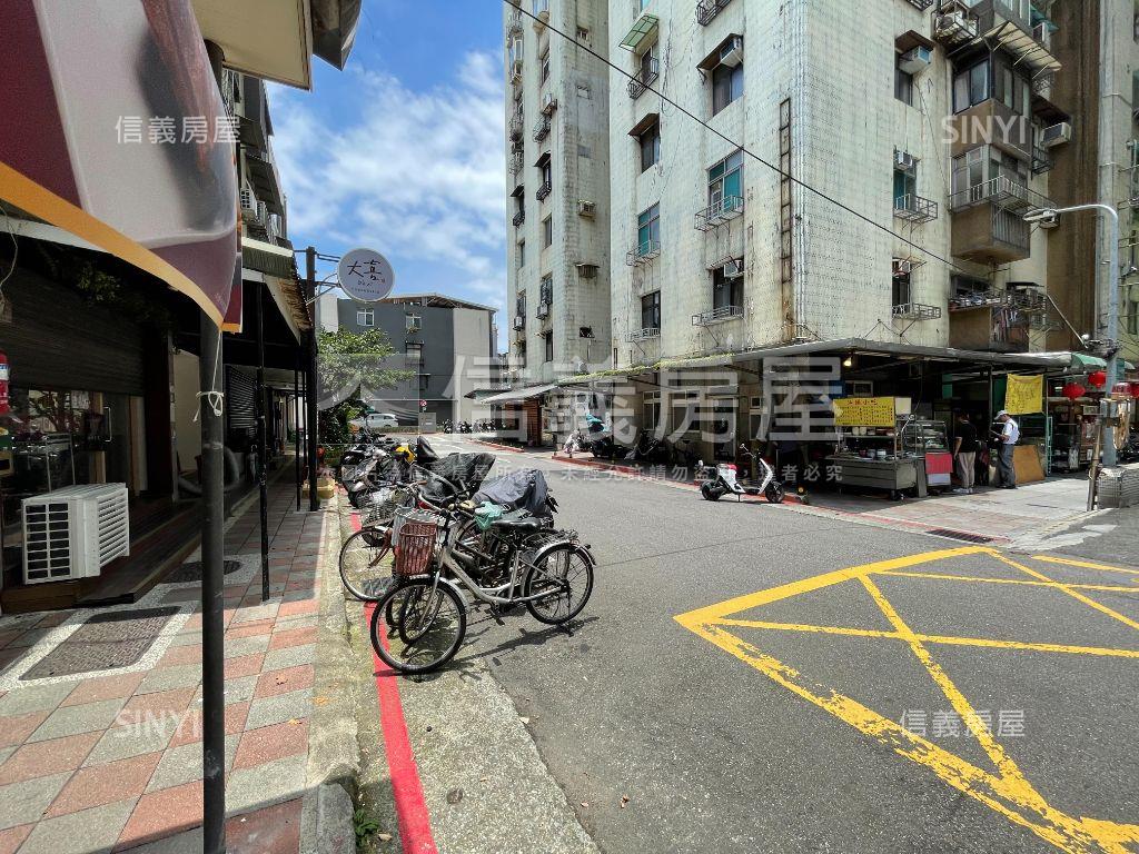 民生社區美食巷人潮店面Ｂ房屋室內格局與周邊環境