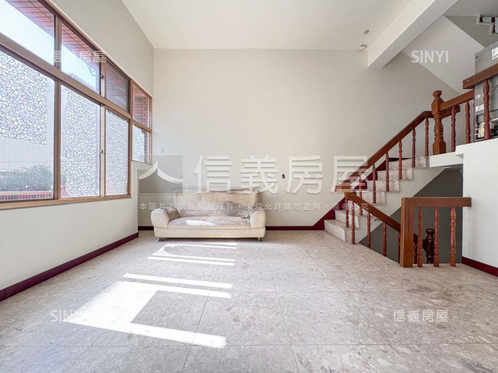 有車庫！東海天母臨路別墅房屋室內格局與周邊環境