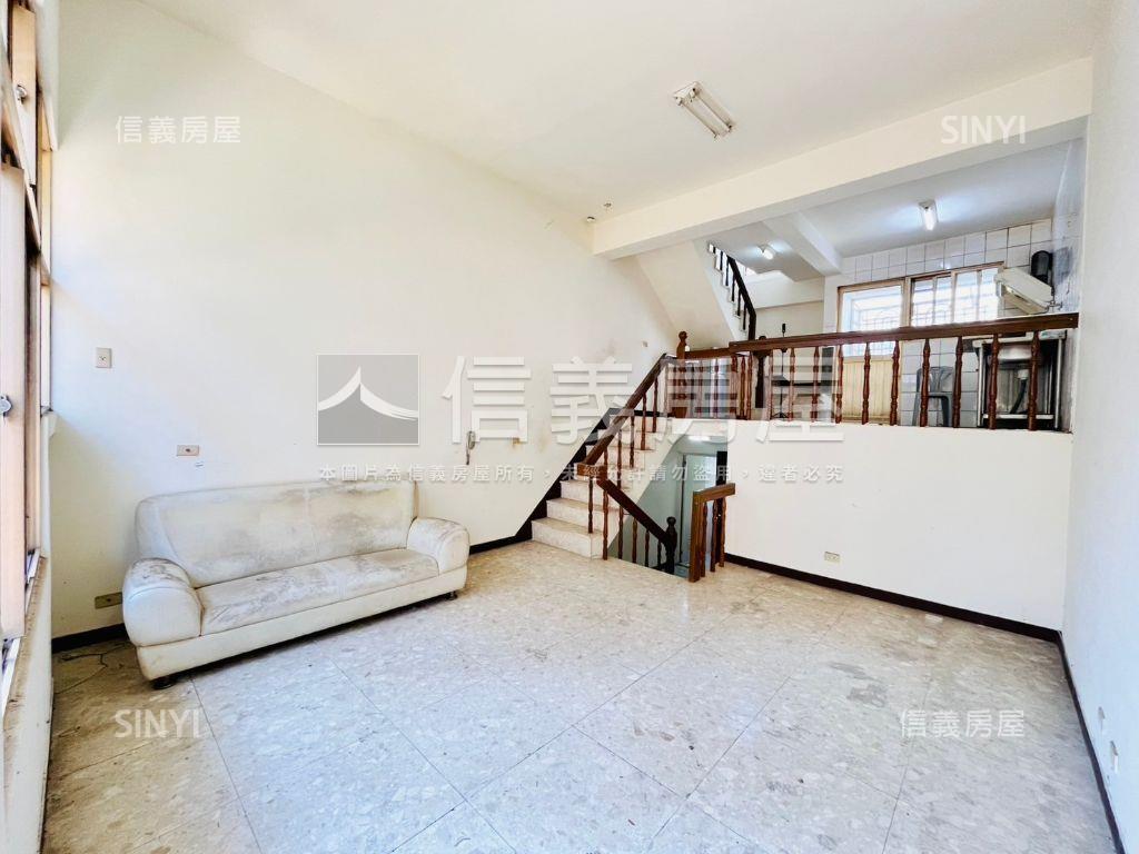 有車庫！東海天母臨路別墅房屋室內格局與周邊環境