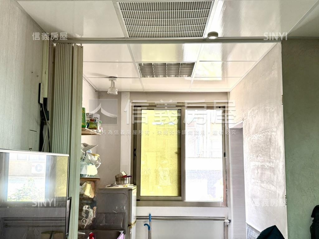 八大學區．食品路角間透天房屋室內格局與周邊環境