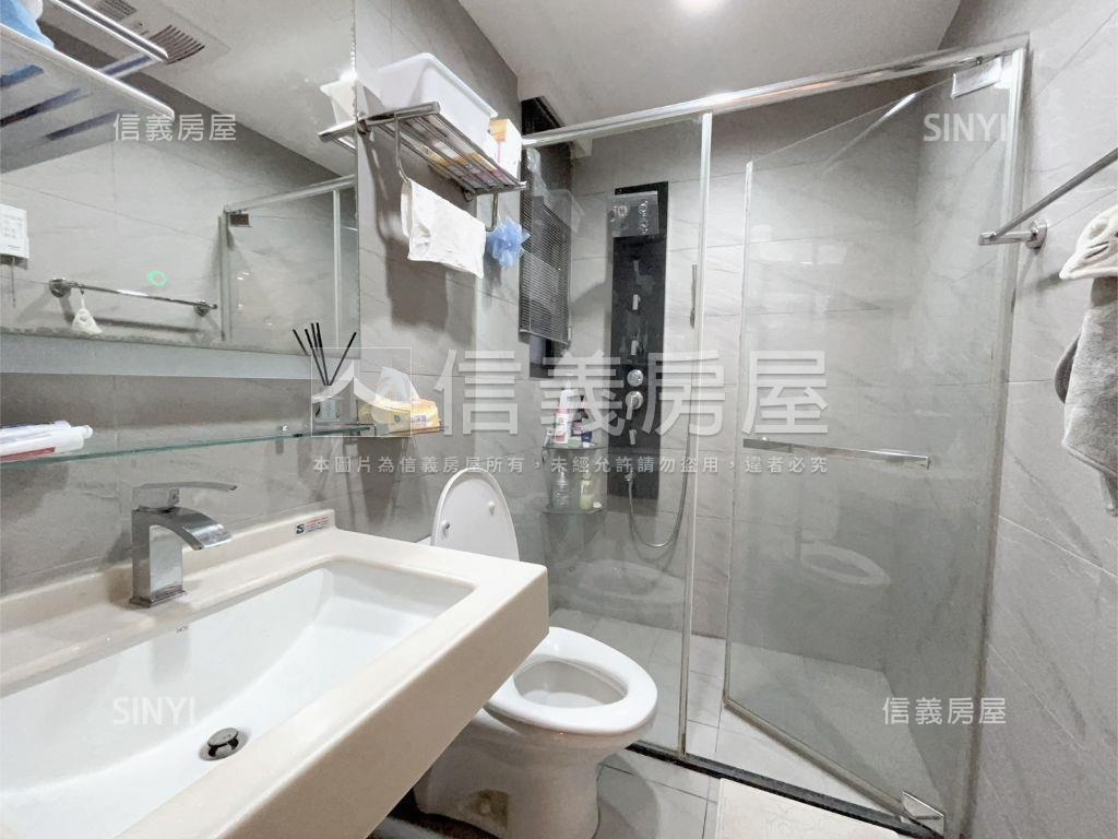 秀峰學區稀有康郡四房房屋室內格局與周邊環境