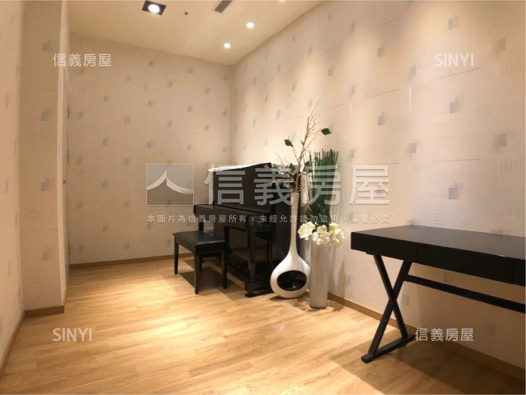 秀峰學區稀有康郡四房房屋室內格局與周邊環境