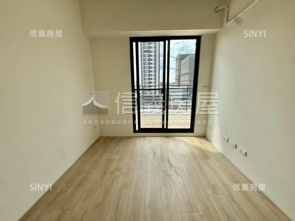 俗！東區輕屋齡一房車位房屋室內格局與周邊環境