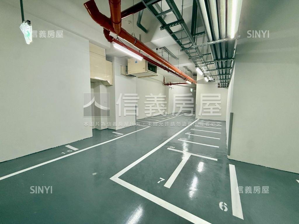 俗！東區輕屋齡一房車位房屋室內格局與周邊環境