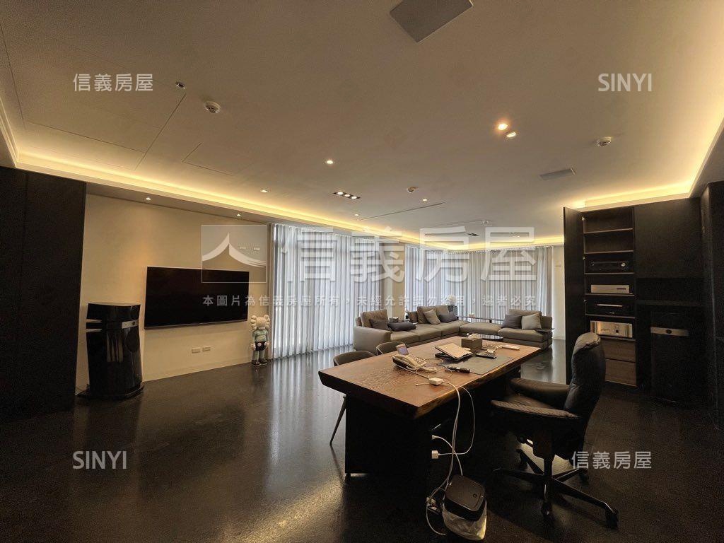 南區約２９９坪地企業總部房屋室內格局與周邊環境
