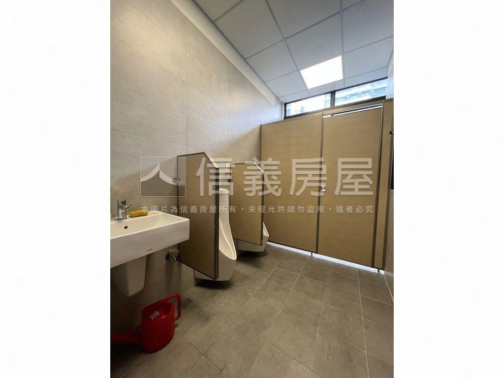 南區約２９９坪地企業總部房屋室內格局與周邊環境