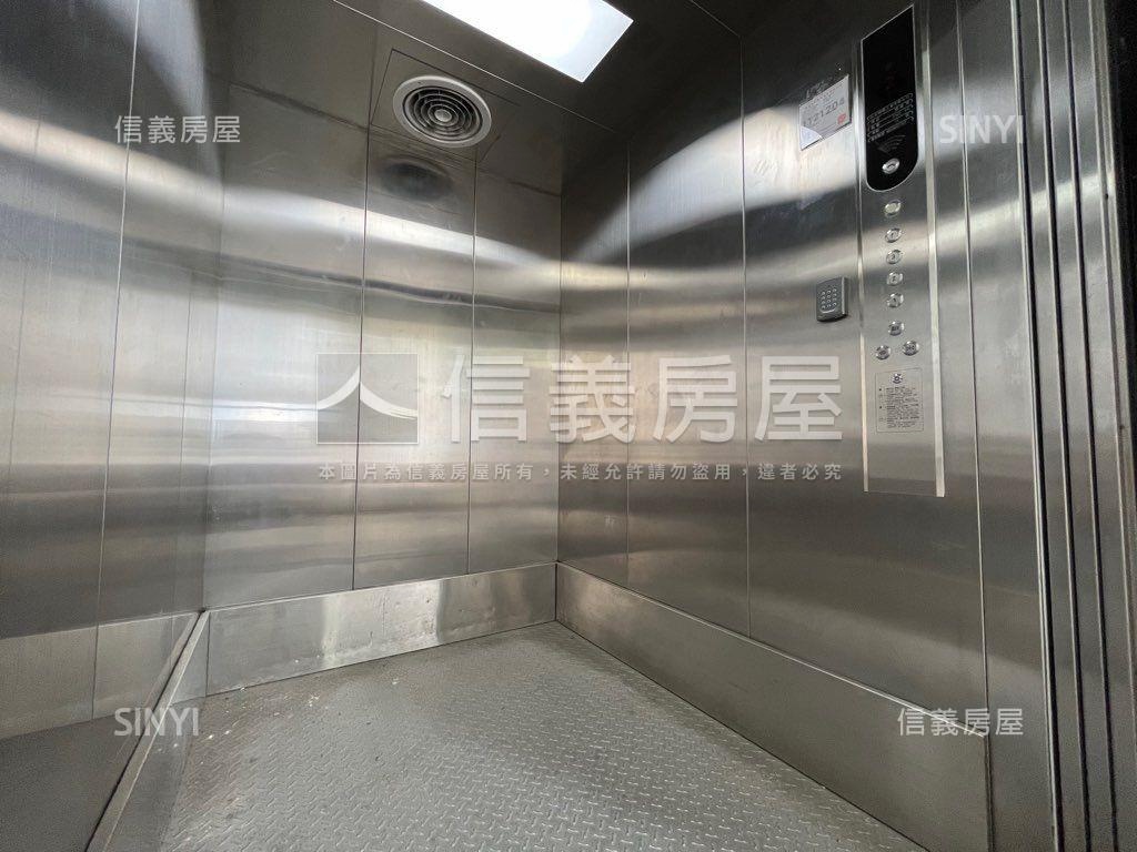 南區約２９９坪地企業總部房屋室內格局與周邊環境